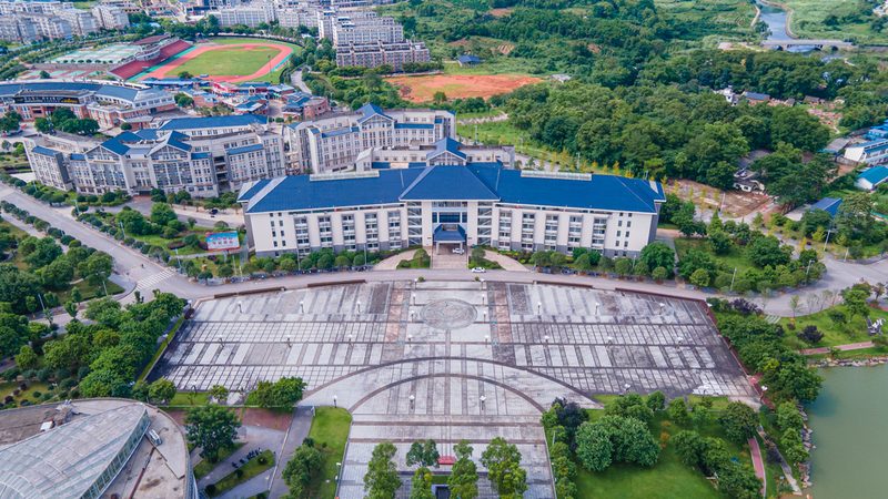 隔离电源模块与非隔离电源模块：性能与选择的差异**